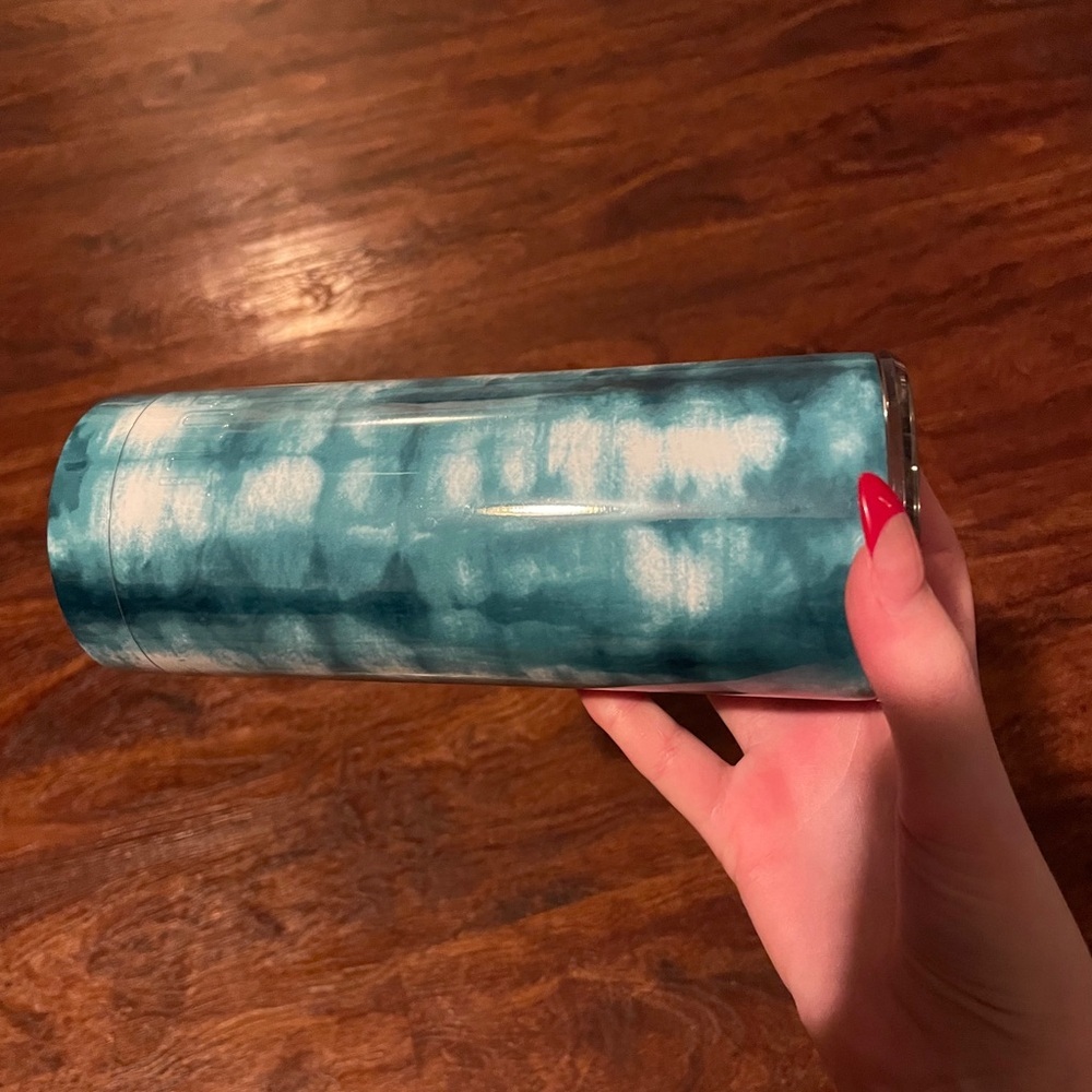 Built 20oz Blue and White Tumbler